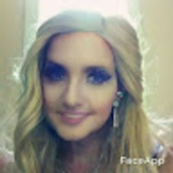 Meet your Posher, Angela - Picture 1 of 1